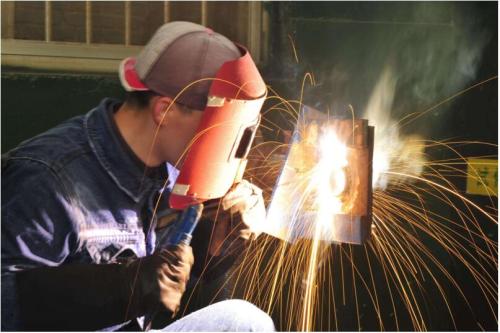 防止產生焊接應力與變形的方法